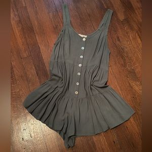 Green romper, linen-like material